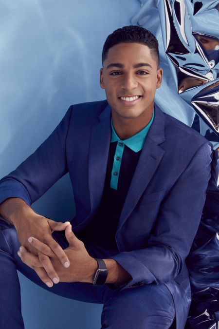 Michael Evans Behling Has a net Worth of $900,000.